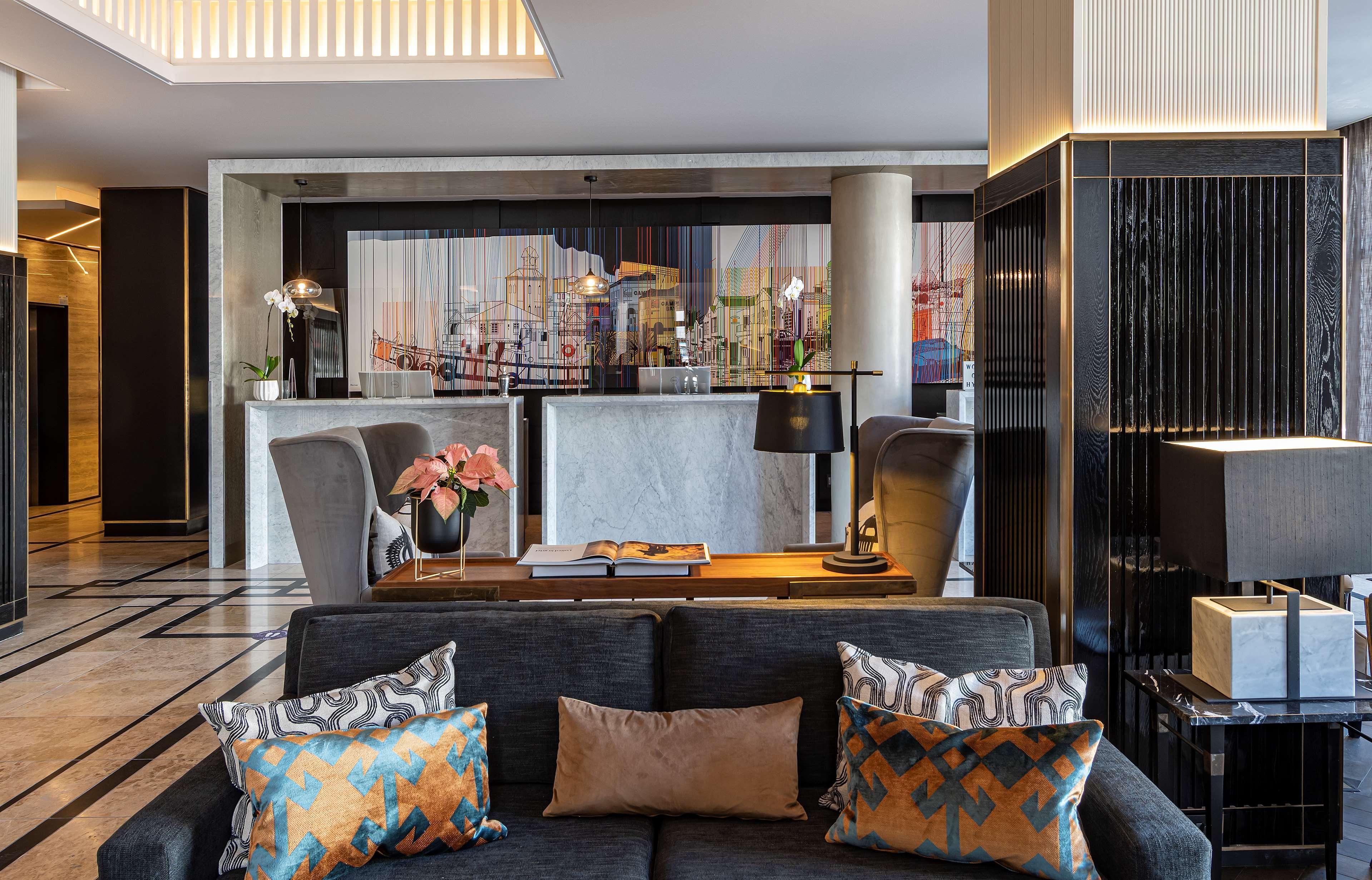 Hyatt Regency Cape Town Hotel Luaran gambar The bar at the hotel