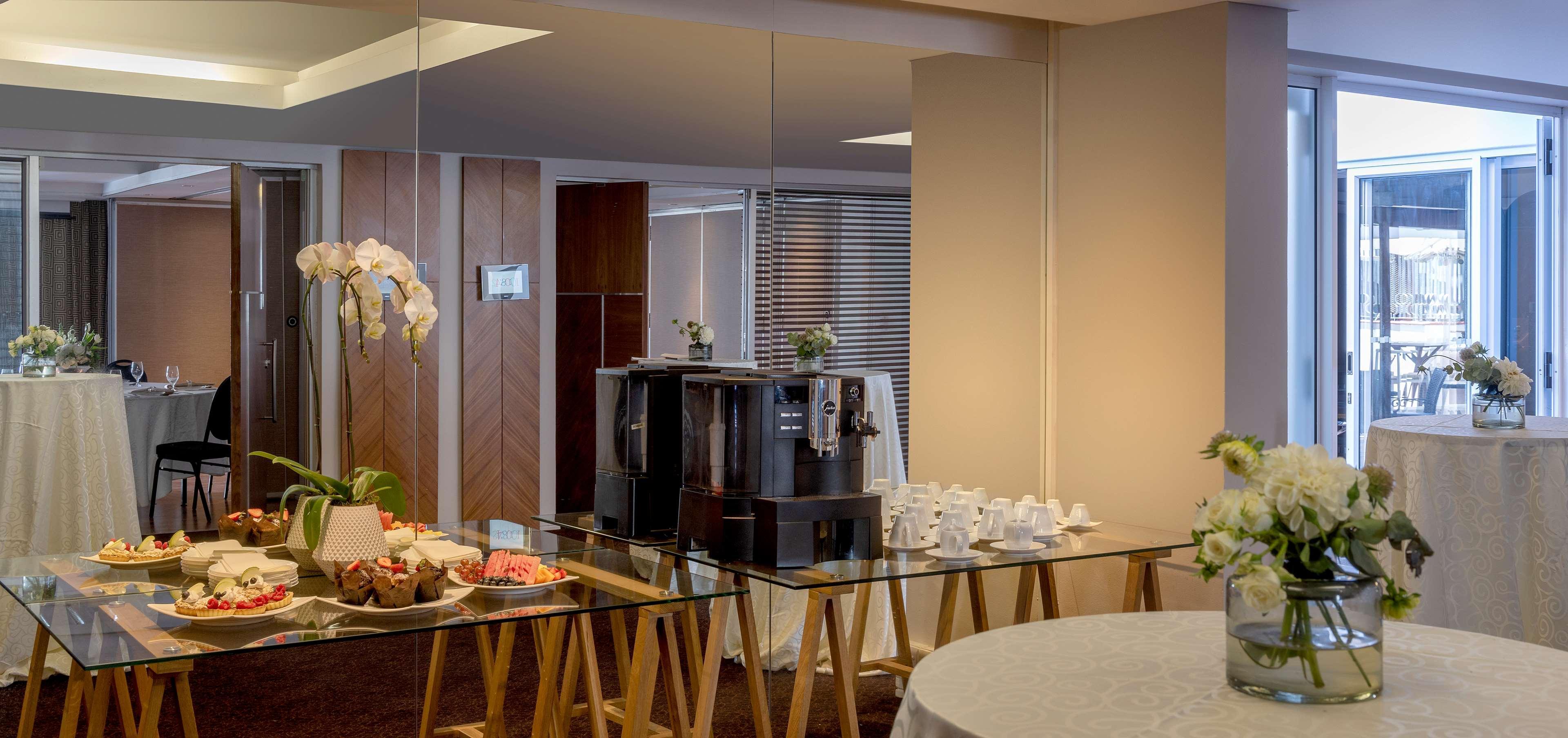 Hyatt Regency Cape Town Hotel Luaran gambar A coffee break at a conference