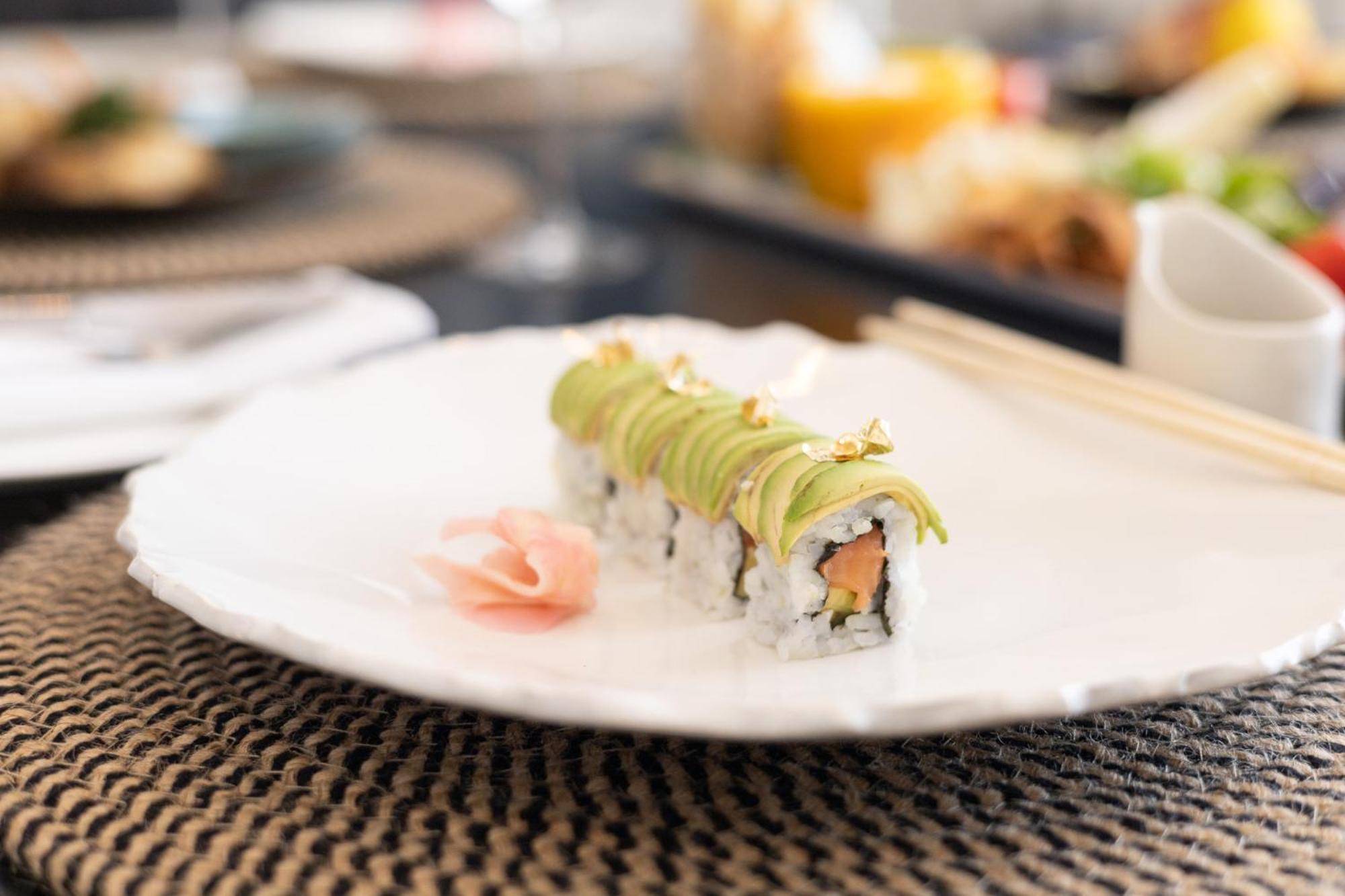 Hyatt Regency Cape Town Hotel Luaran gambar A dragon roll