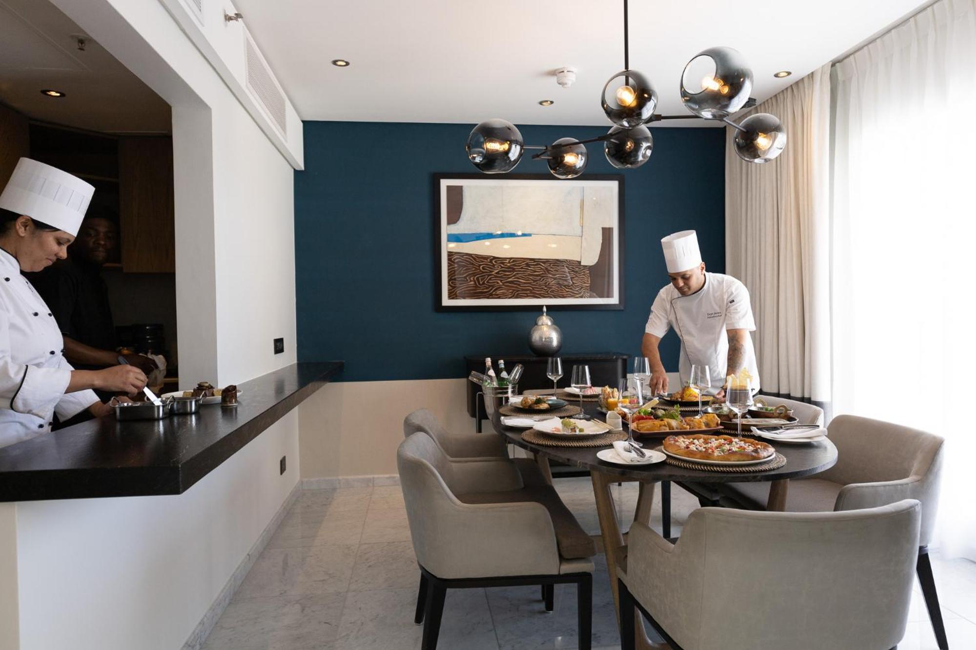 Hyatt Regency Cape Town Hotel Luaran gambar Private Chef at work